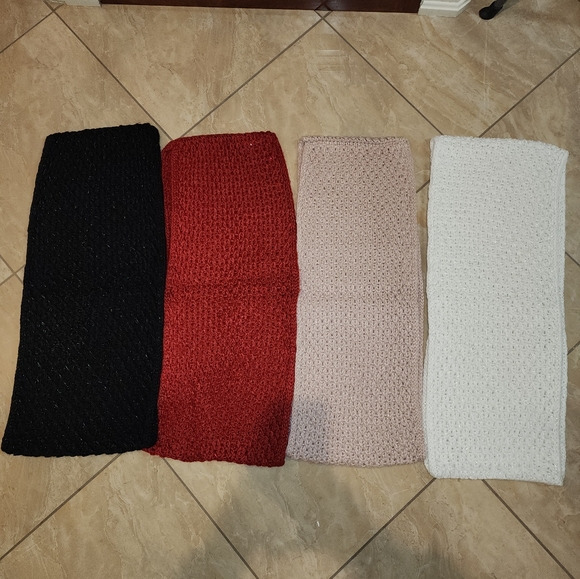 Bundle of 4 infinity scarfs - Picture 1 of 7